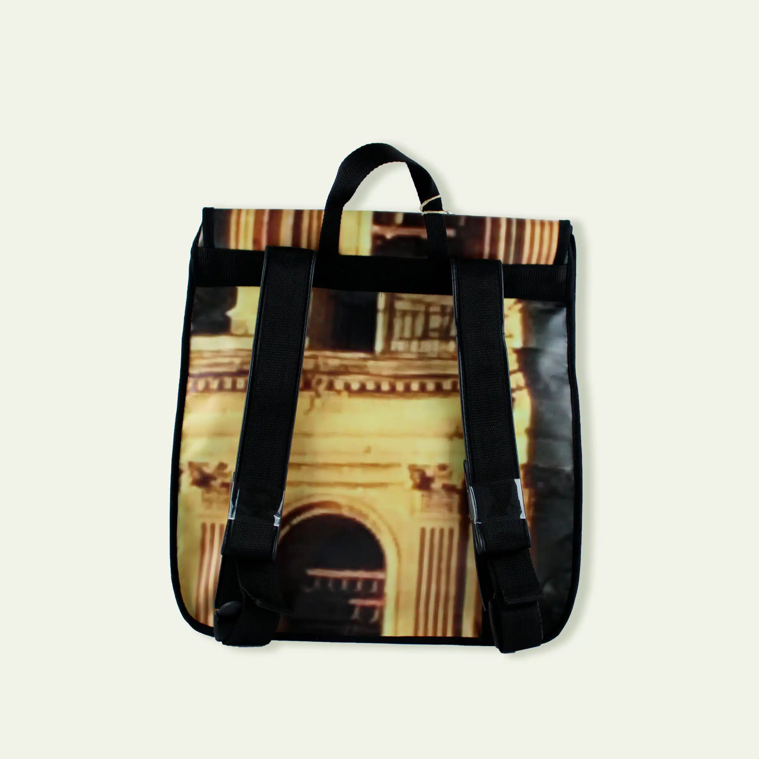 Mochila mediana, lona publicitaria reciclada - RELOJ - Imagen 3
