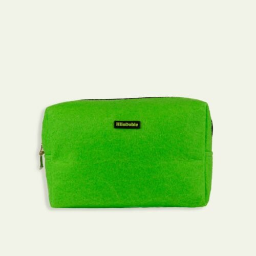 Neceser grande de moqueta reciclada verde